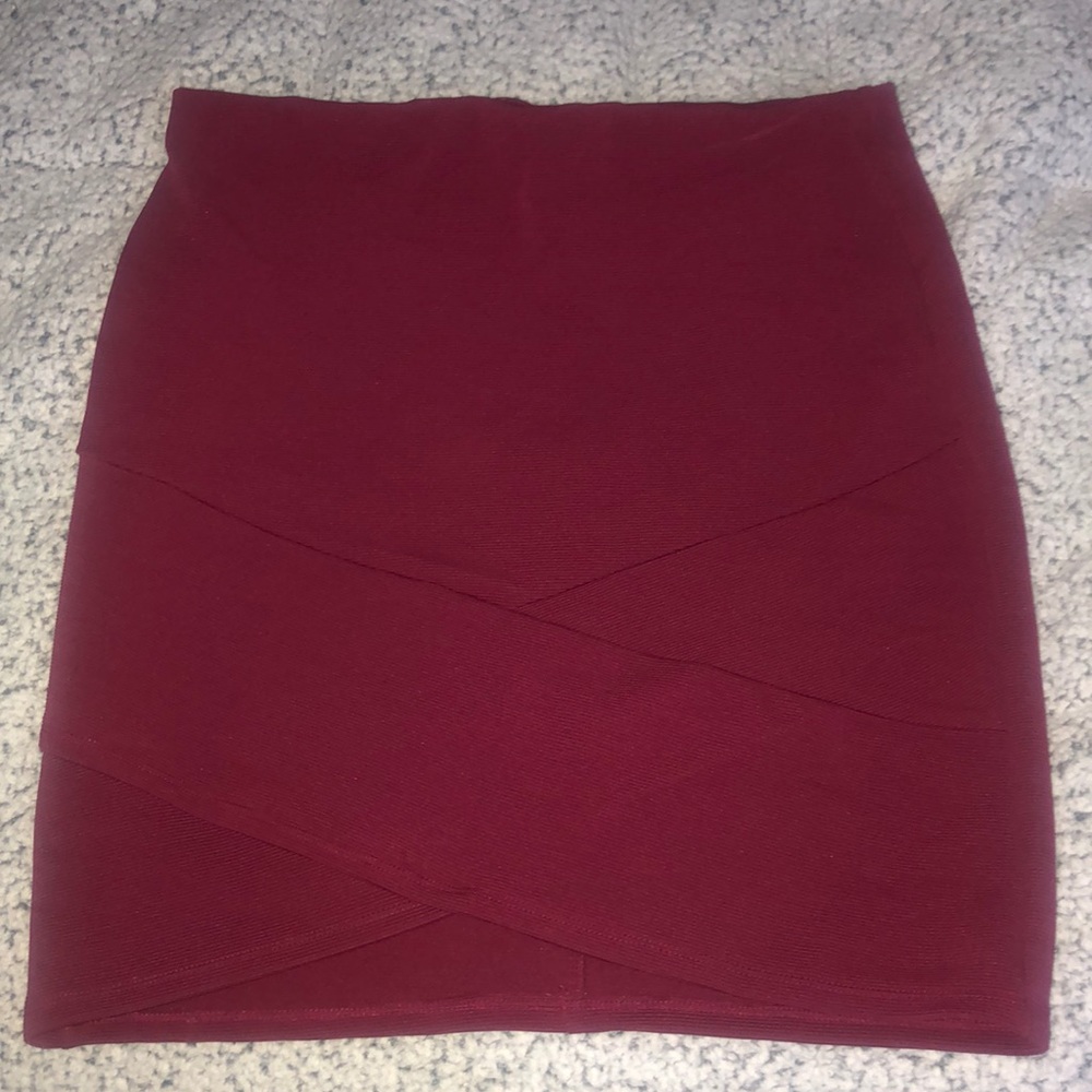 burgundy pencil skirt